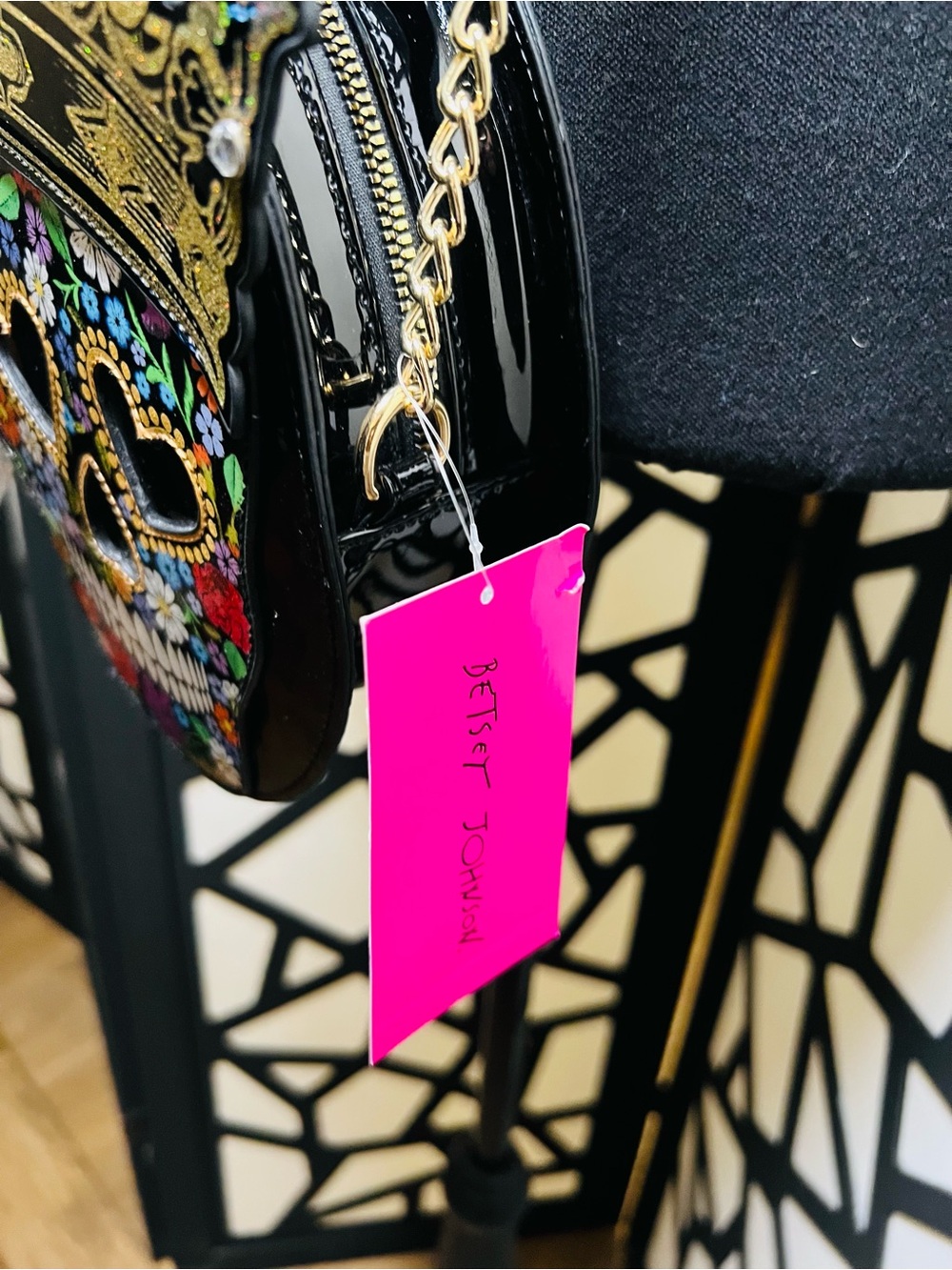 Betsey Johnson Black w/Gold Kitsch Halloween Queen Sugar Skull Crossbody NWT - Picture 6 of 12